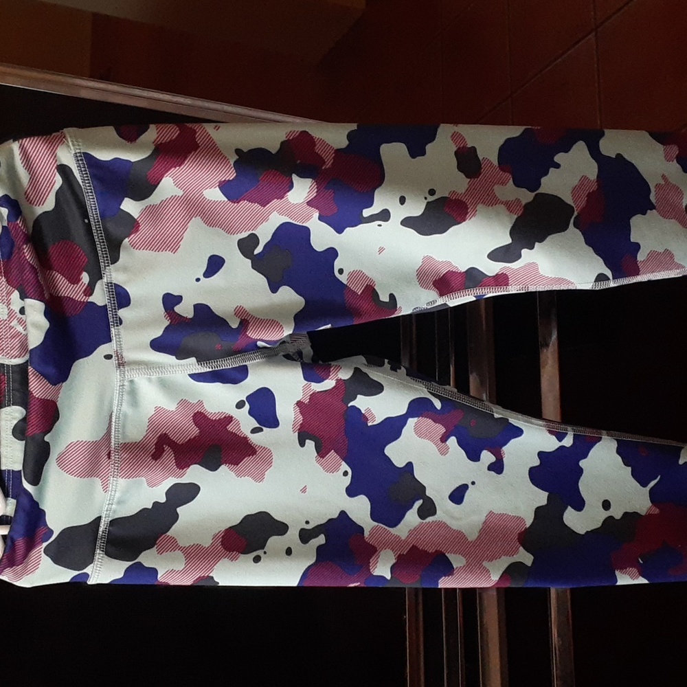 Little girls blue camo stretch pants polyester great material size medium 7/8